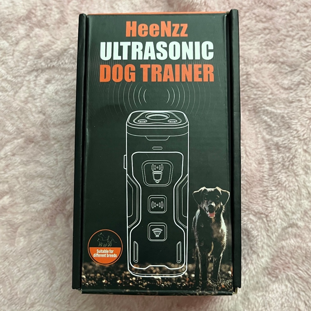 HeeNzz Ultrasonic Dog Trainer ~ Indoor / Outdoor